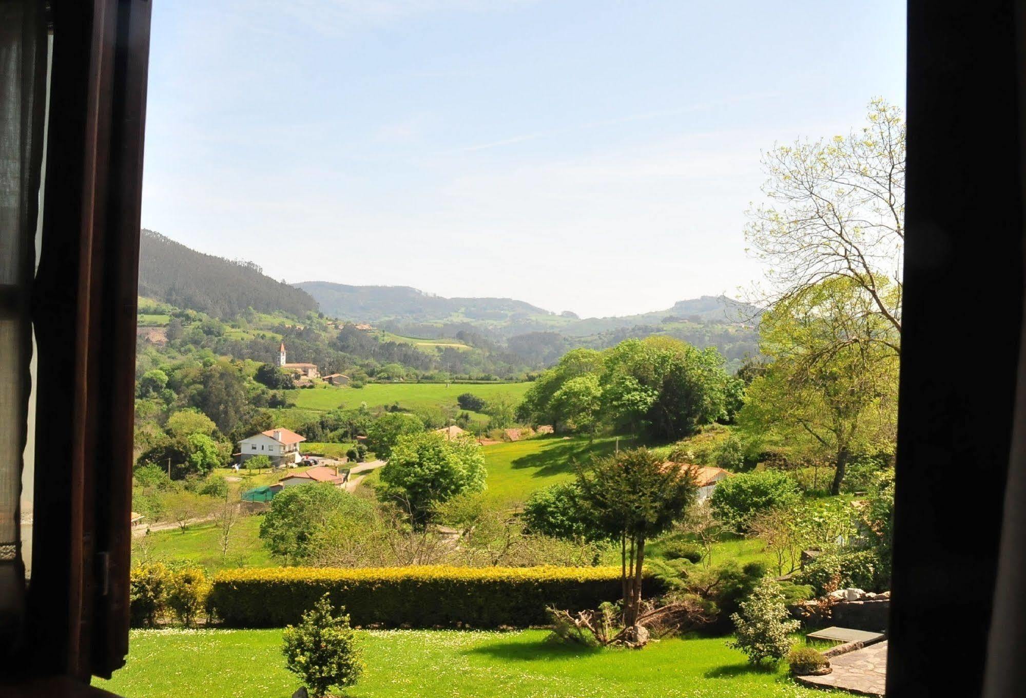 Penzion Casa Rural Llugaron I Miravalles Exteriér fotografie